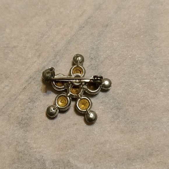 Snowflake Brooch - Picture 2 of 2